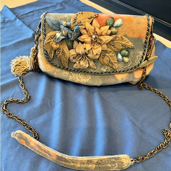 Mary Frances Purse - Picture 2 of 5
